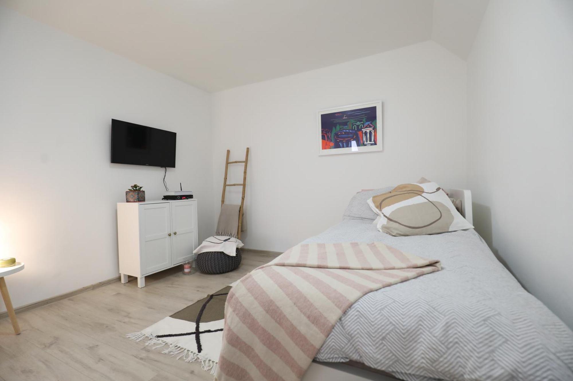 Apartment Mir Pula Buitenkant foto