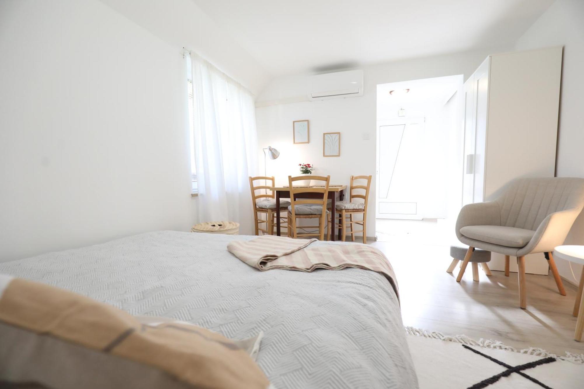Apartment Mir Pula Buitenkant foto