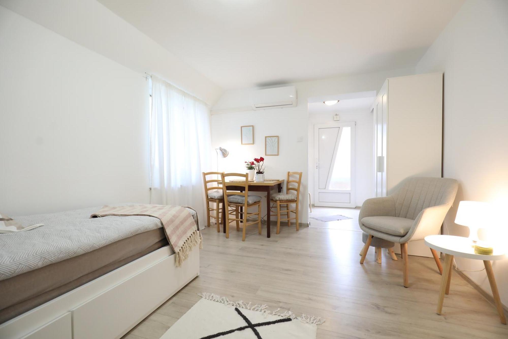 Apartment Mir Pula Buitenkant foto