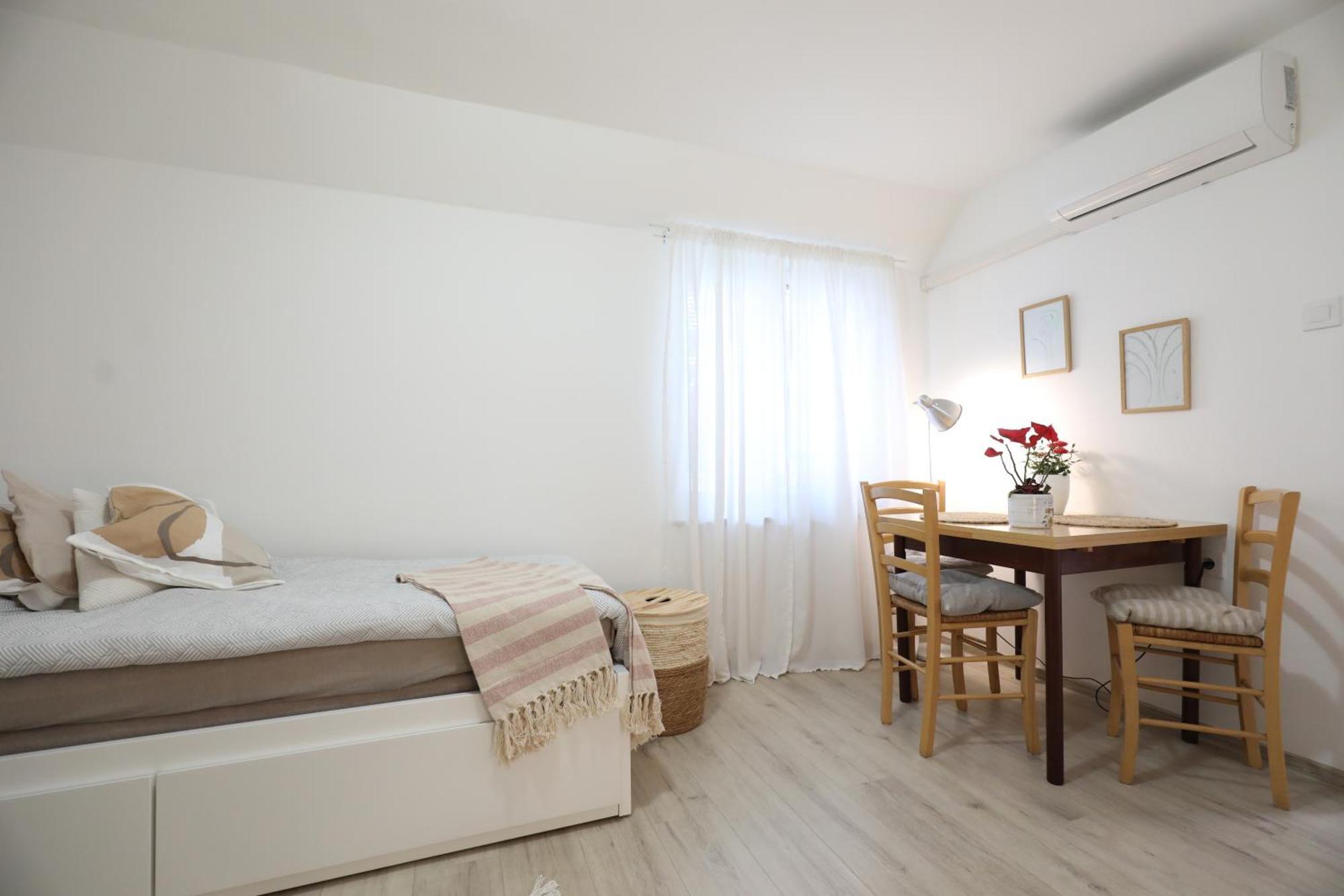 Apartment Mir Pula Buitenkant foto