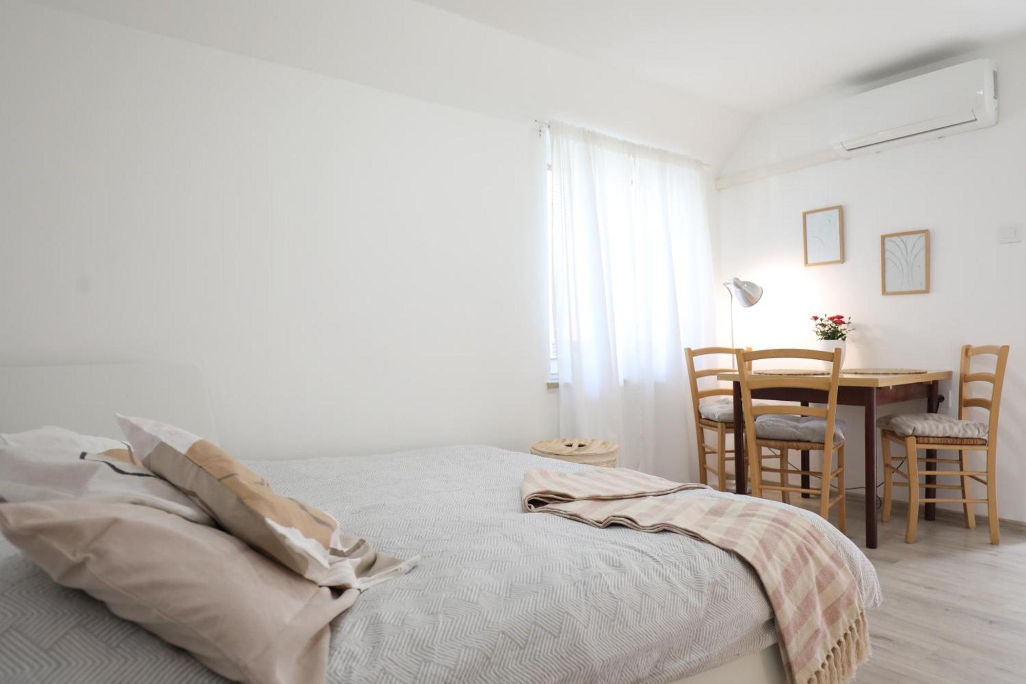 Apartment Mir Pula Buitenkant foto