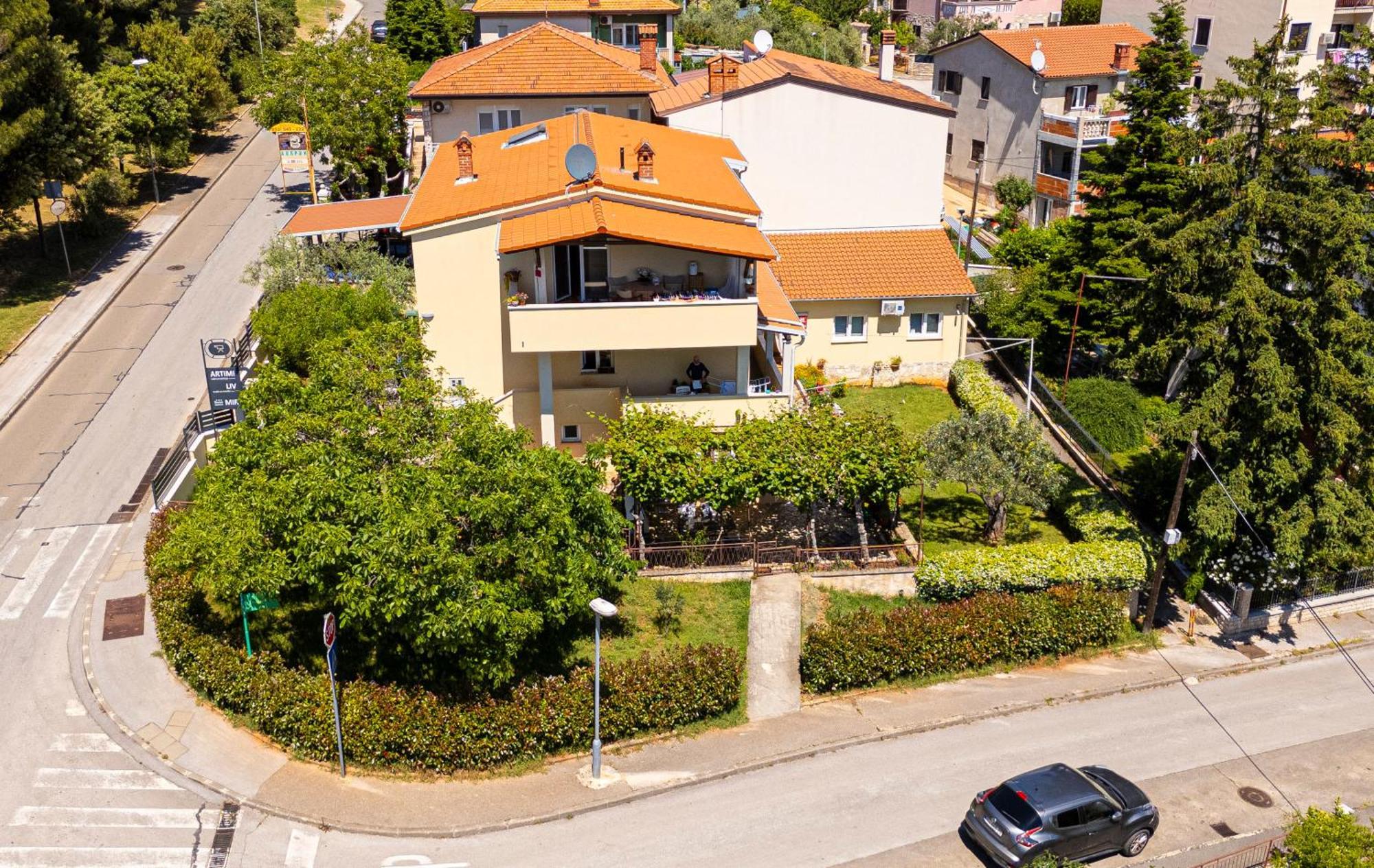 Apartment Mir Pula Buitenkant foto